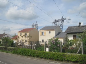 Cheptainville sous haute tension en 2014. © JPM. Cheptainville sous haute tension en 2014. © JPM.