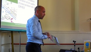 Conférence - débat "Du pétrole ou du gaz en Essonne ? A quelles conditions ?", intervention de Laurent OLIVÉ, chef de l'unité territoriale 91 de la DRIEE, 4 juin 2015. © BM/CAD pour ENE. DSCN4908